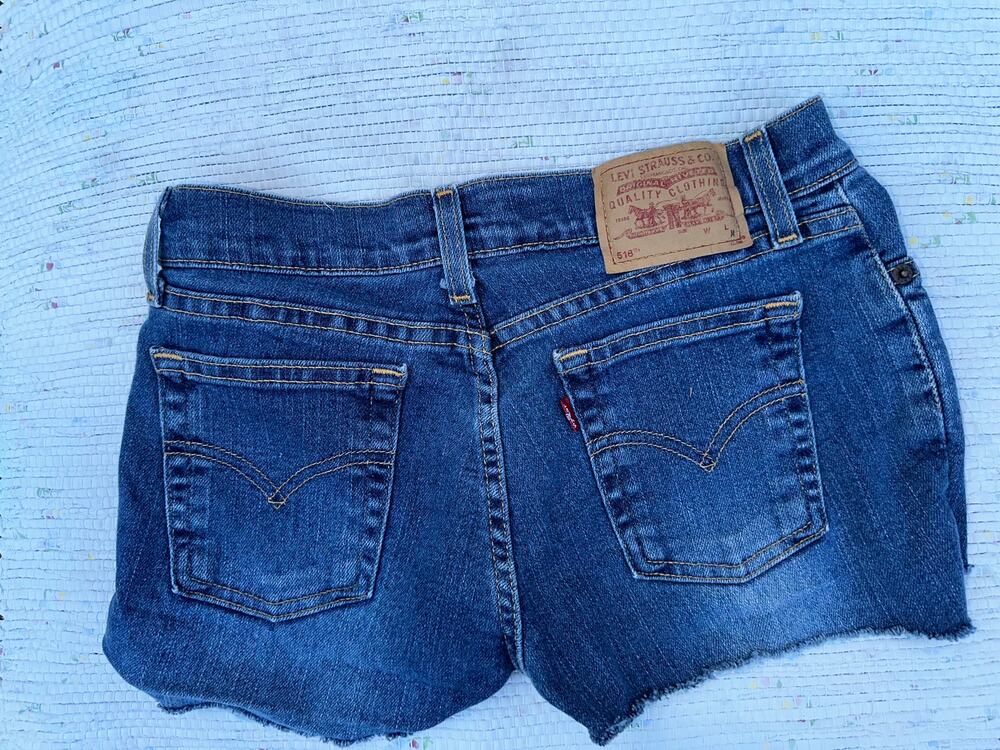 VINTAGE Y2K LEVI'S STRETCH SUPERLOW CUTOFF DENIM DAISY DUKE SHORTS 3D